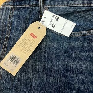 NWT-Levi’s 559 Relaxed Straight Jeans